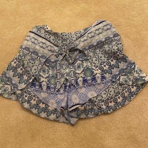 blue patterned shorts in kids 14 large
